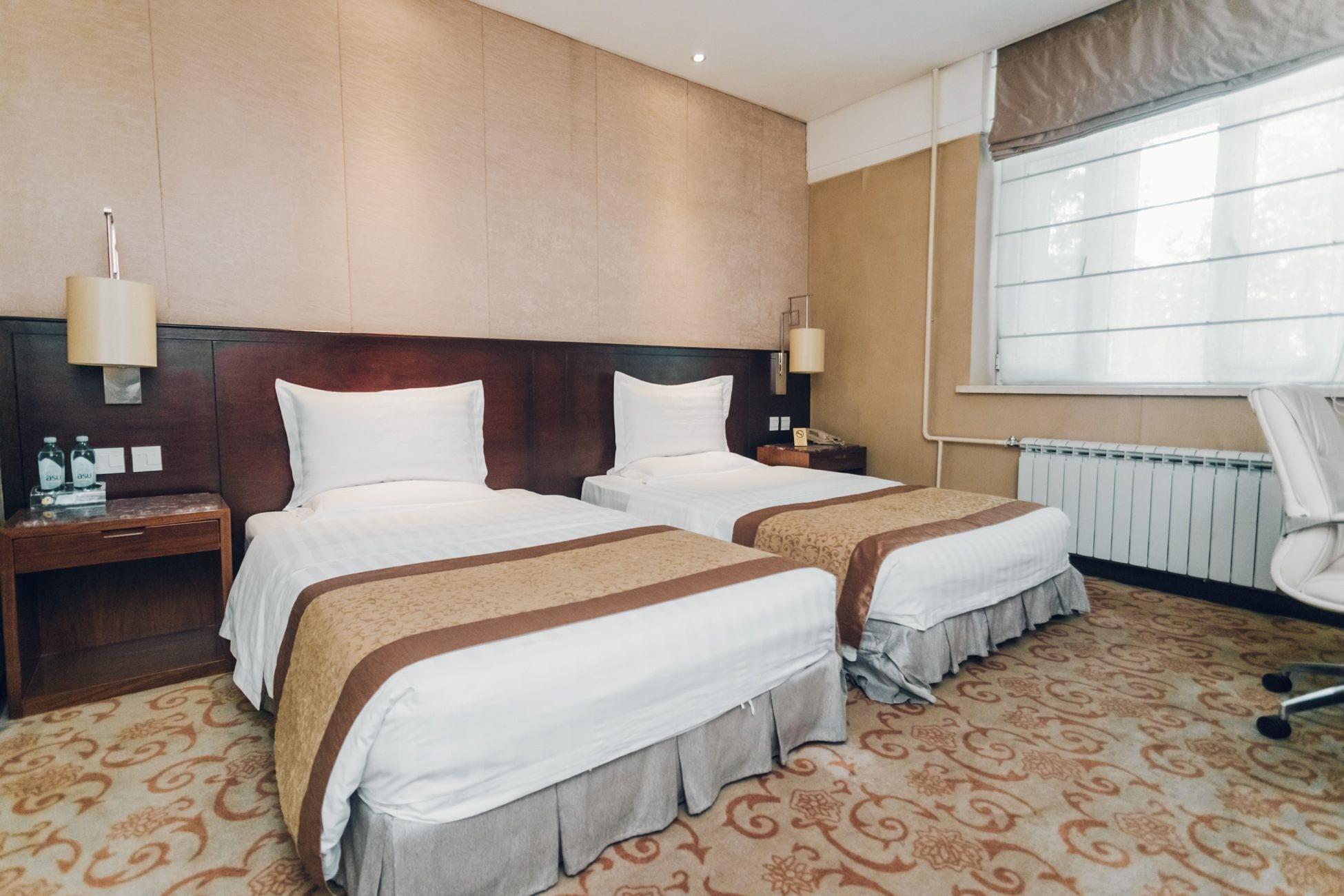 Soluxe Hotel Alma-Ata Buitenkant foto