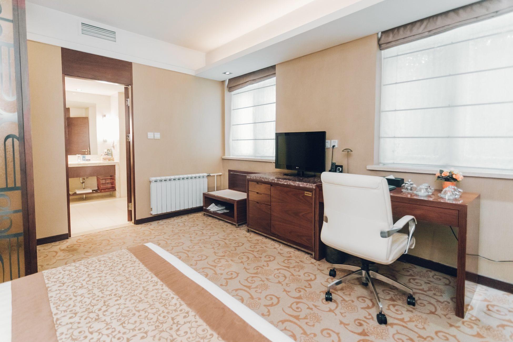 Soluxe Hotel Alma-Ata Buitenkant foto